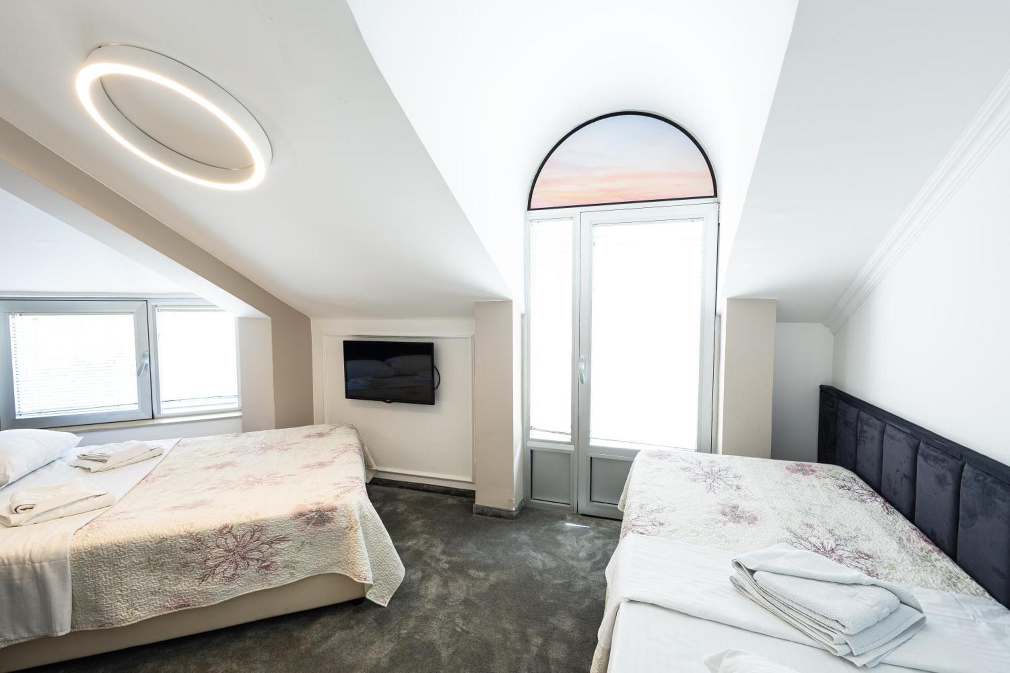 Garni Hotel Lotos Ni Buitenkant foto
