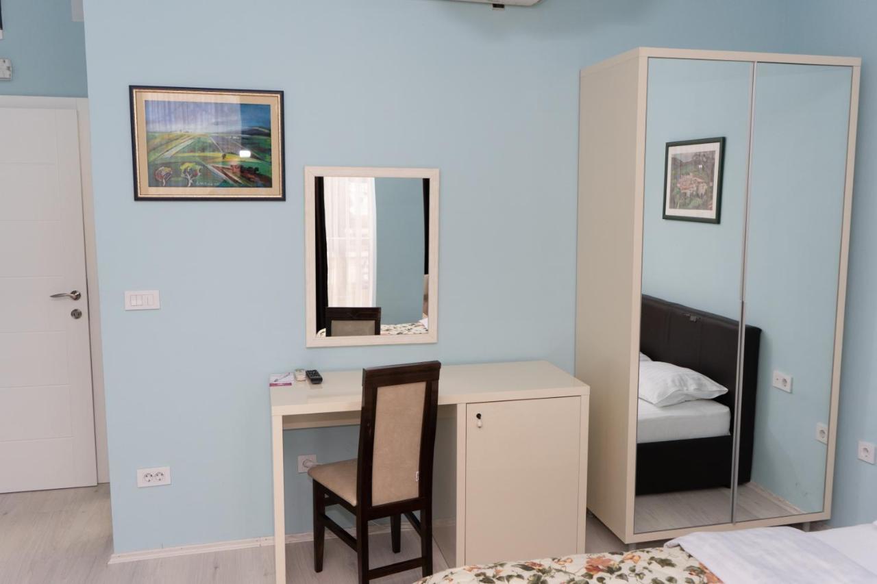 Garni Hotel Lotos Ni Buitenkant foto